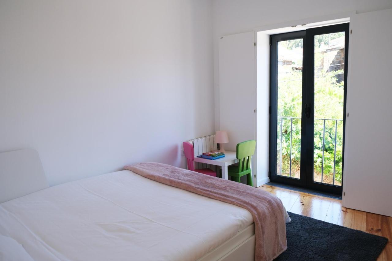 Casa Da Ribeira Guesthouse Cha de Alvares Exteriör bild